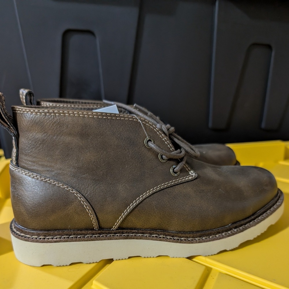 New Buffalo David Bitton Mens 8 Brown Chukka Boots Memory Foam Wedge Sole